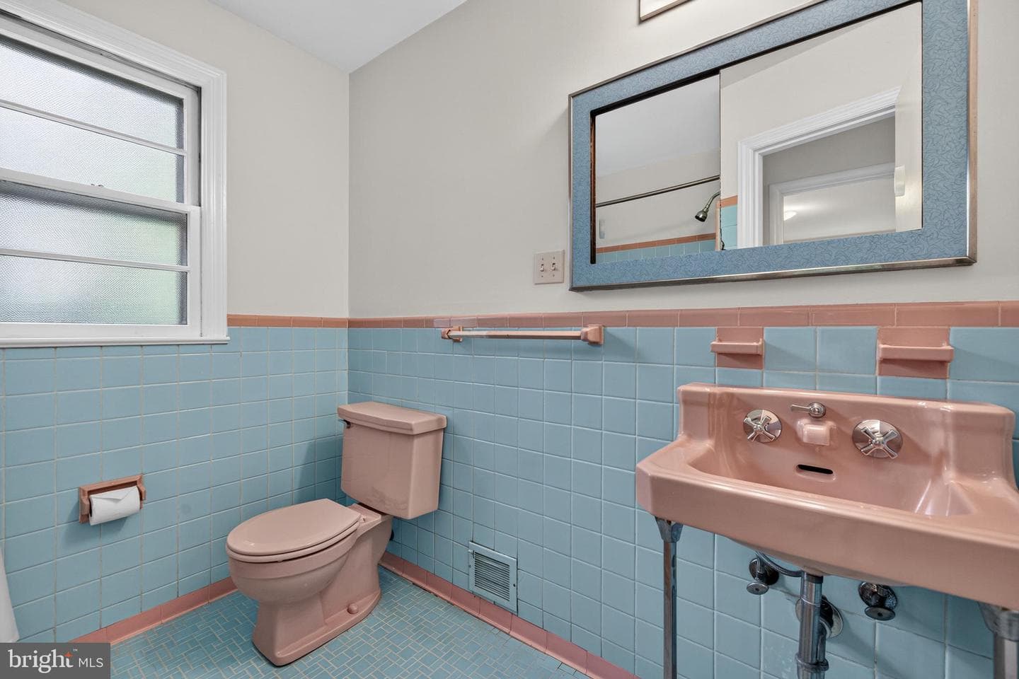 3505 Kensington Court photo 15