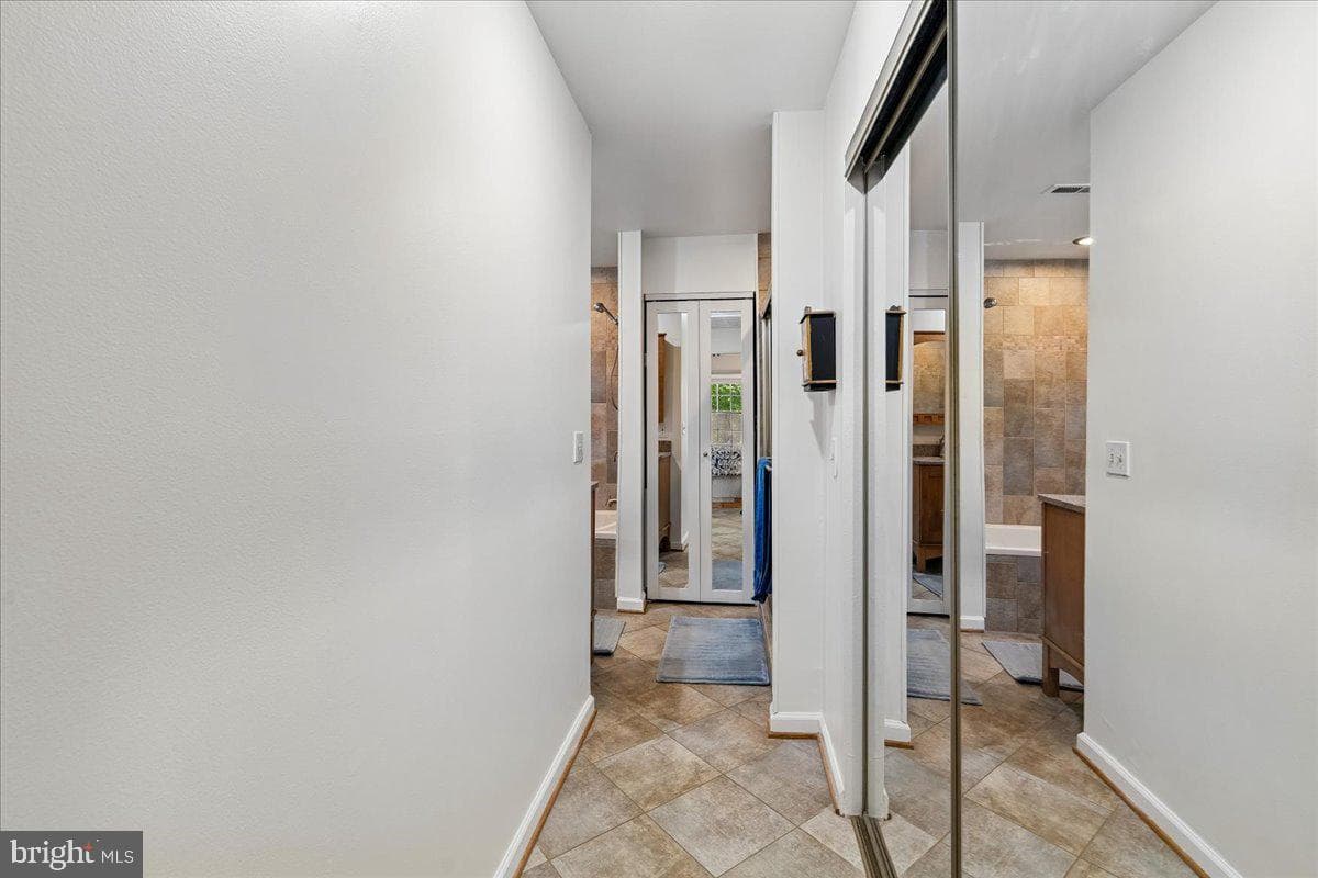 25 Tivoli Lake Court photo 14