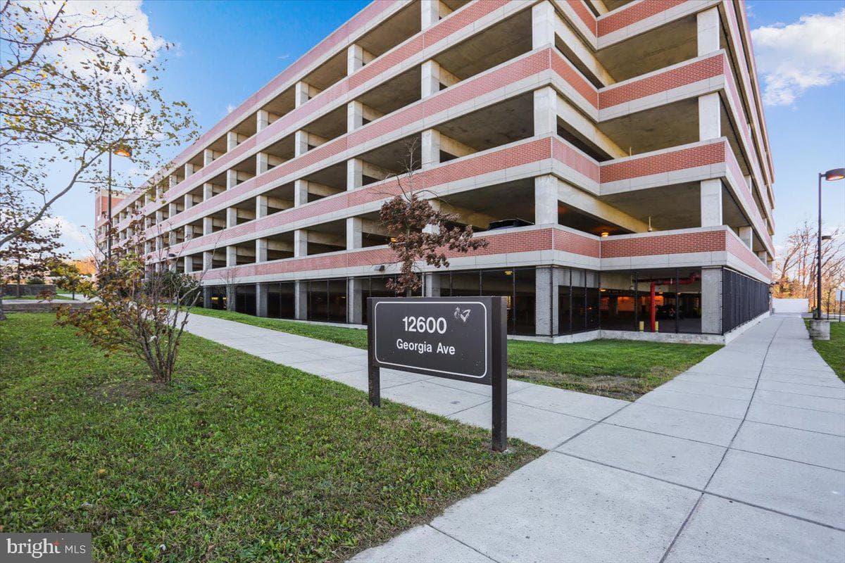 25 Tivoli Lake Court photo 61