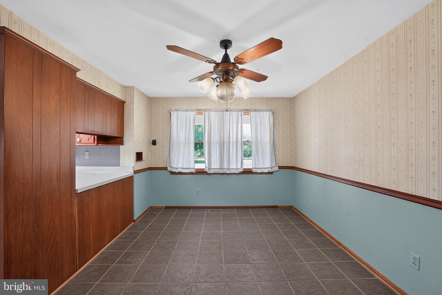 22300 Peach Tree Road photo 20
