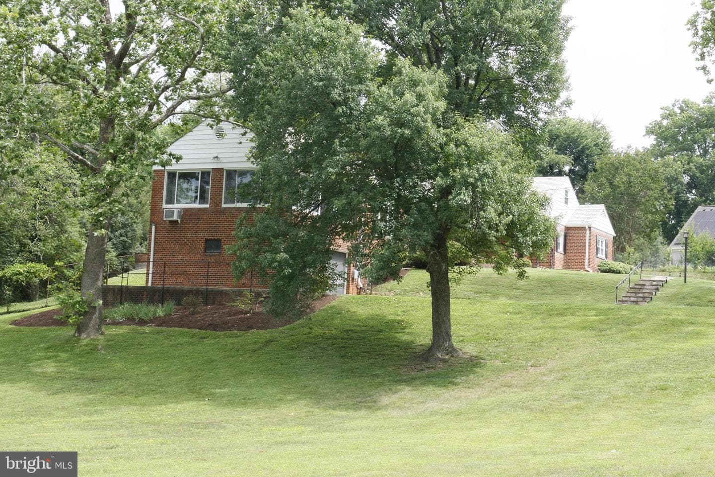 1018 Mcceney Avenue photo 3