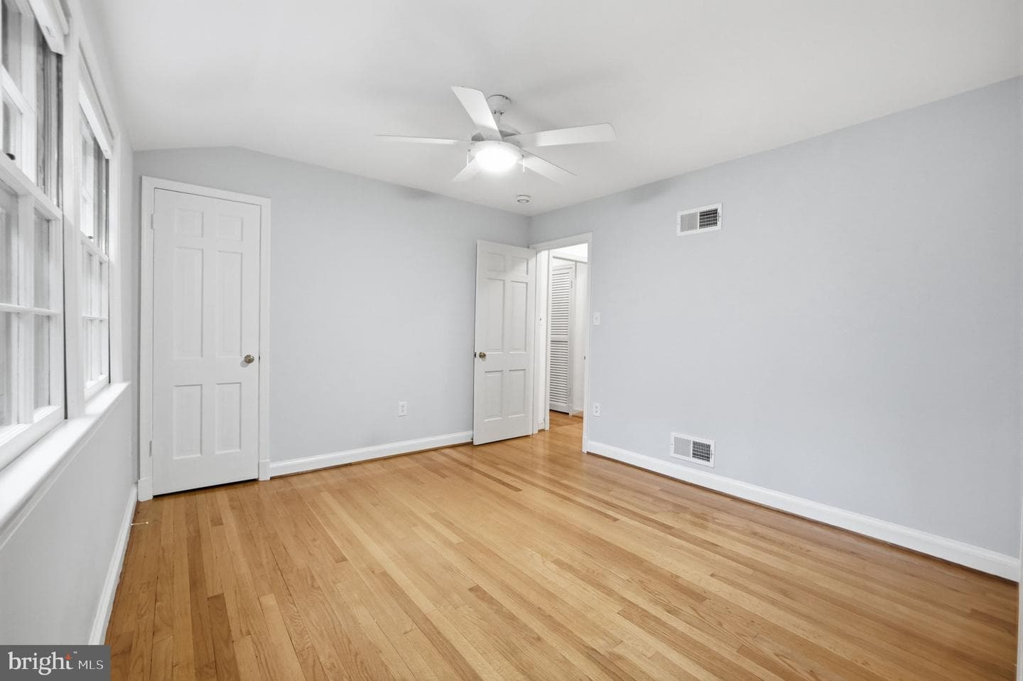 5910 Overlea Road photo 36