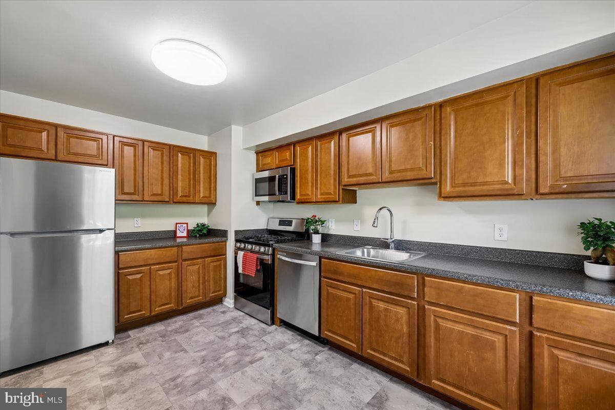 740 Quince Orchard Boulevard #102 photo 13