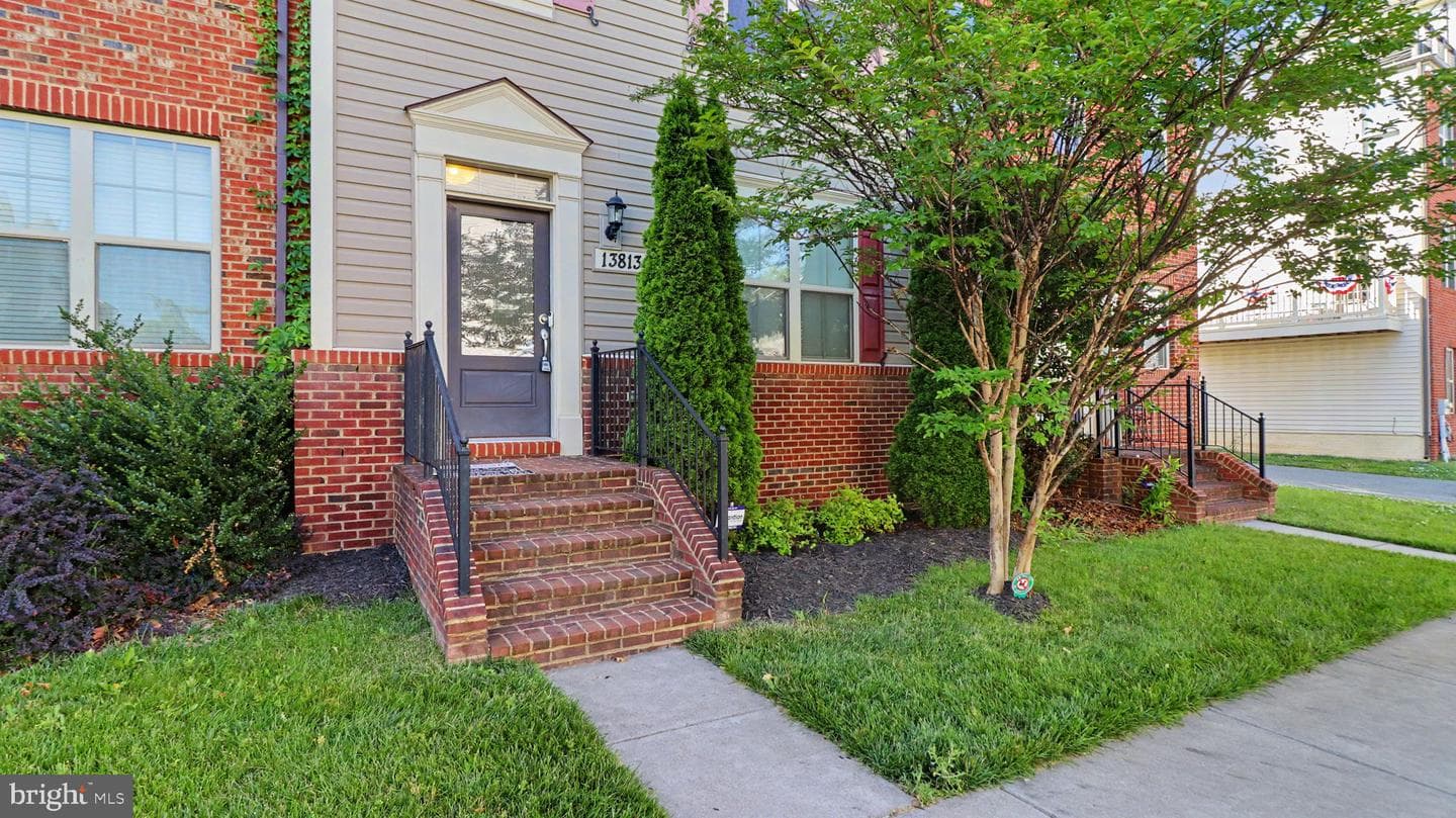 13813 Byrne Park Drive photo 3
