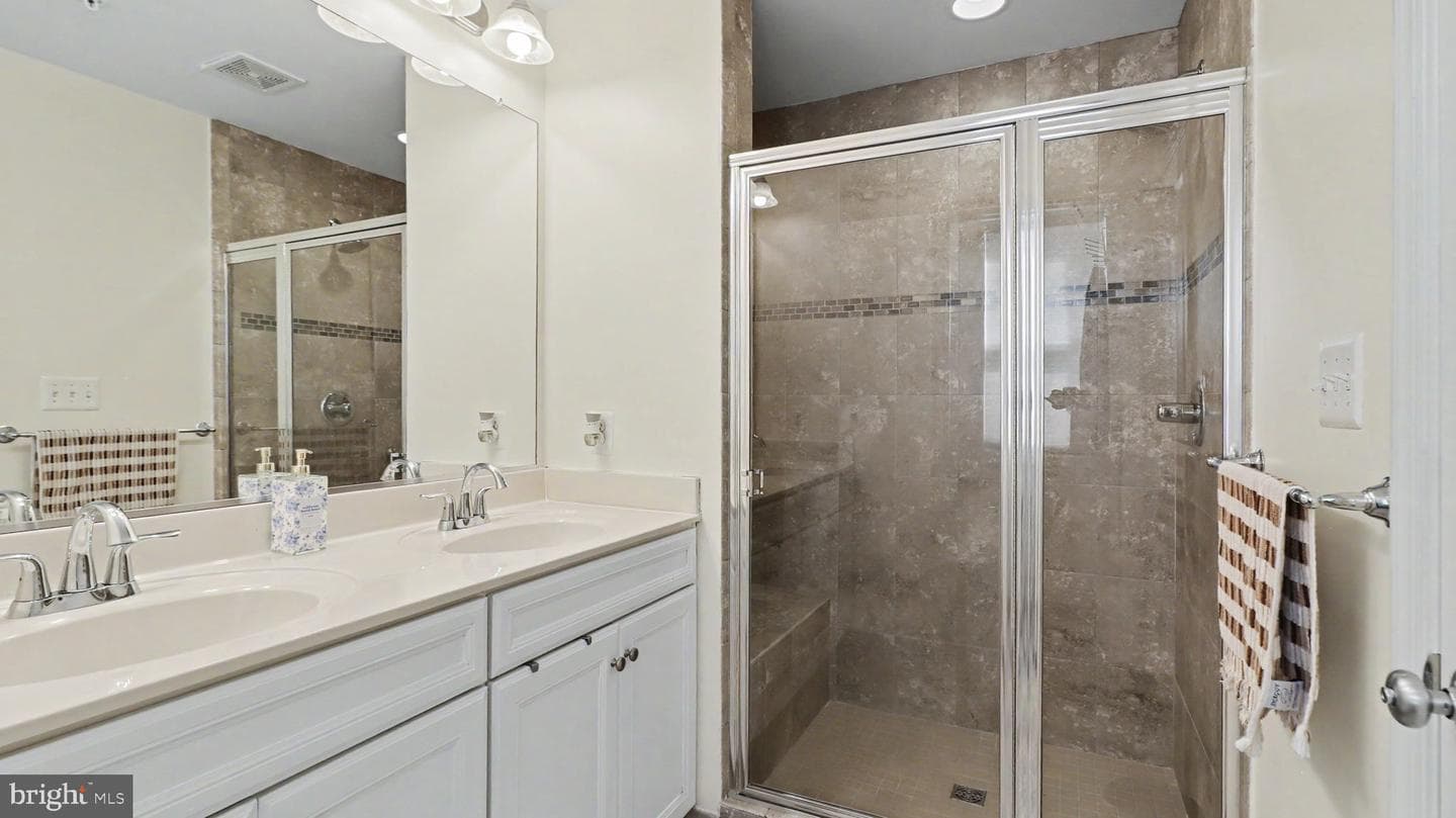 13813 Byrne Park Drive photo 35