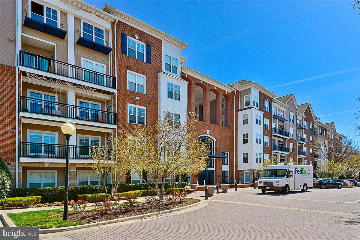 501 Hungerford Drive #105 photo 28
