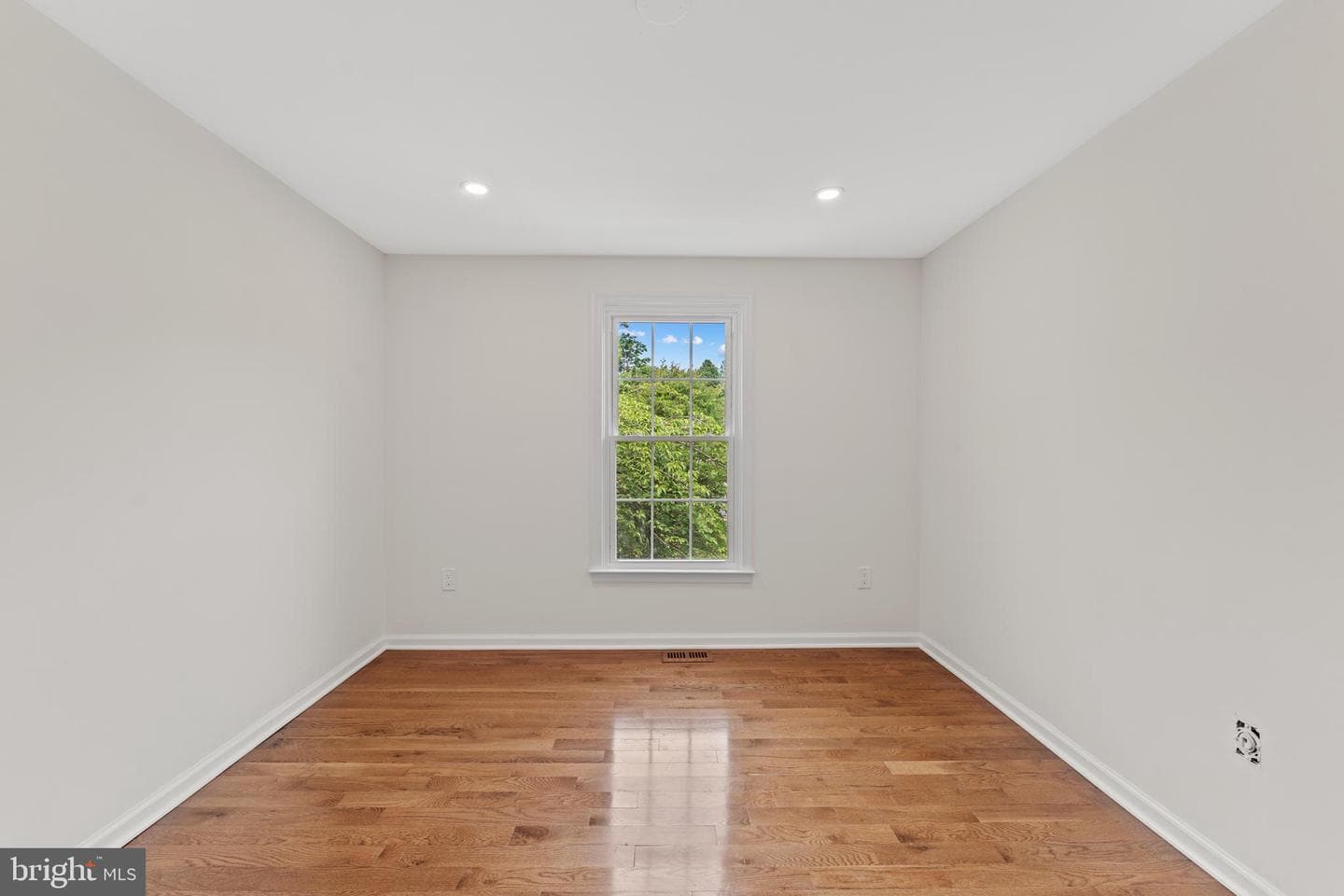 671 Concerto Lane photo 32