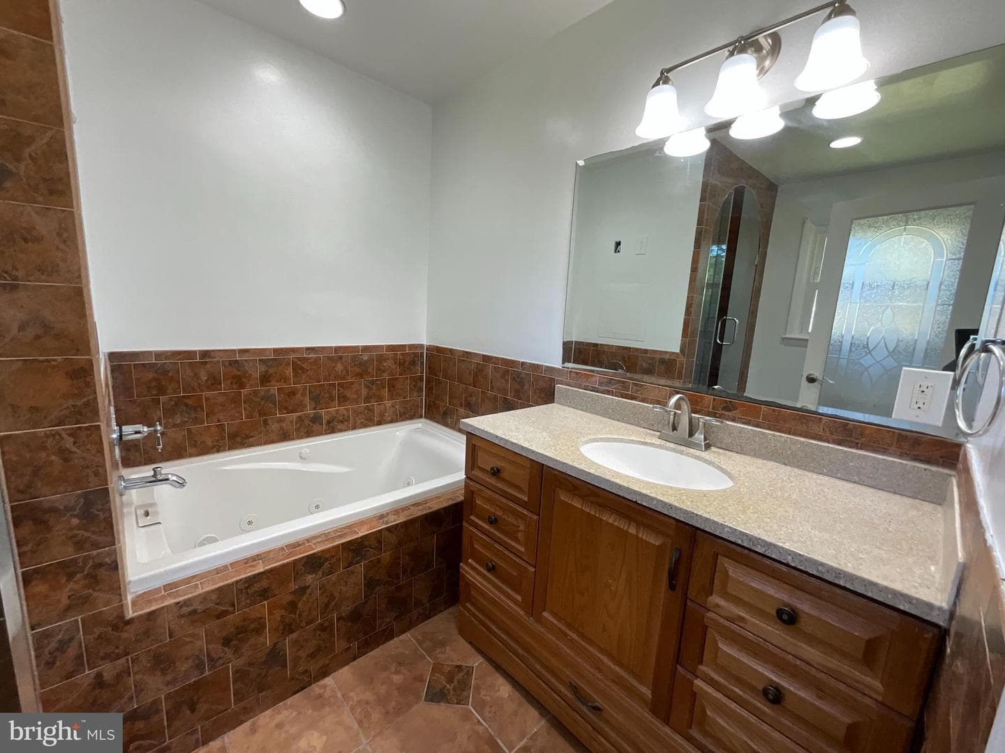 10708 Meadowhill Road photo 10