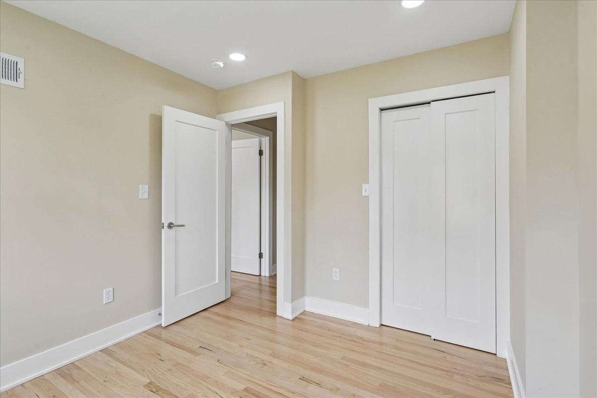 8607 Wild Olive Drive photo 14