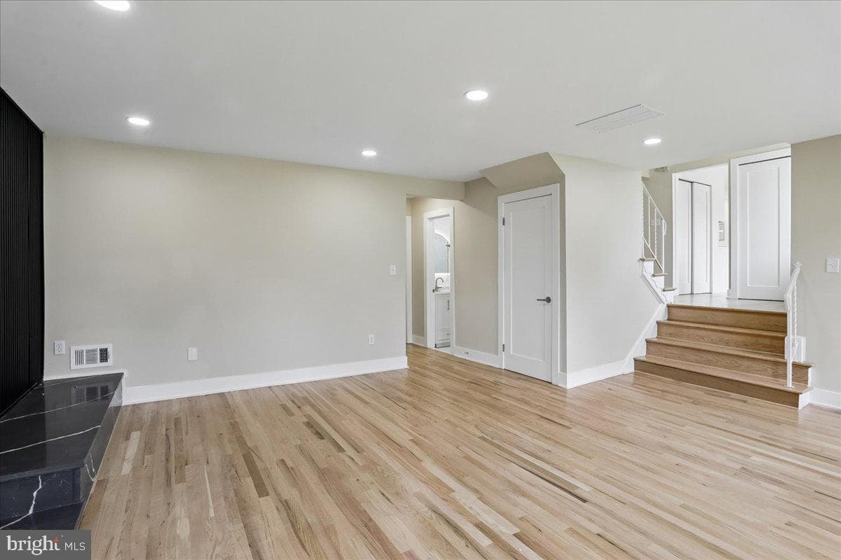 8607 Wild Olive Drive photo 23