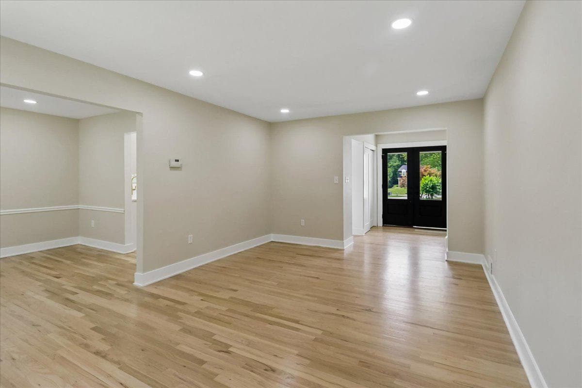 8607 Wild Olive Drive photo 7