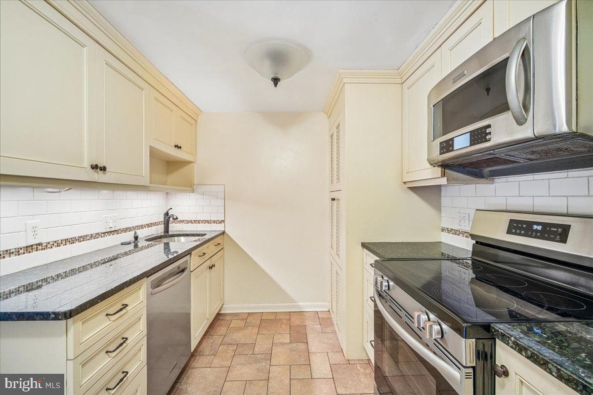 4601 N Park Avenue #412 photo 7