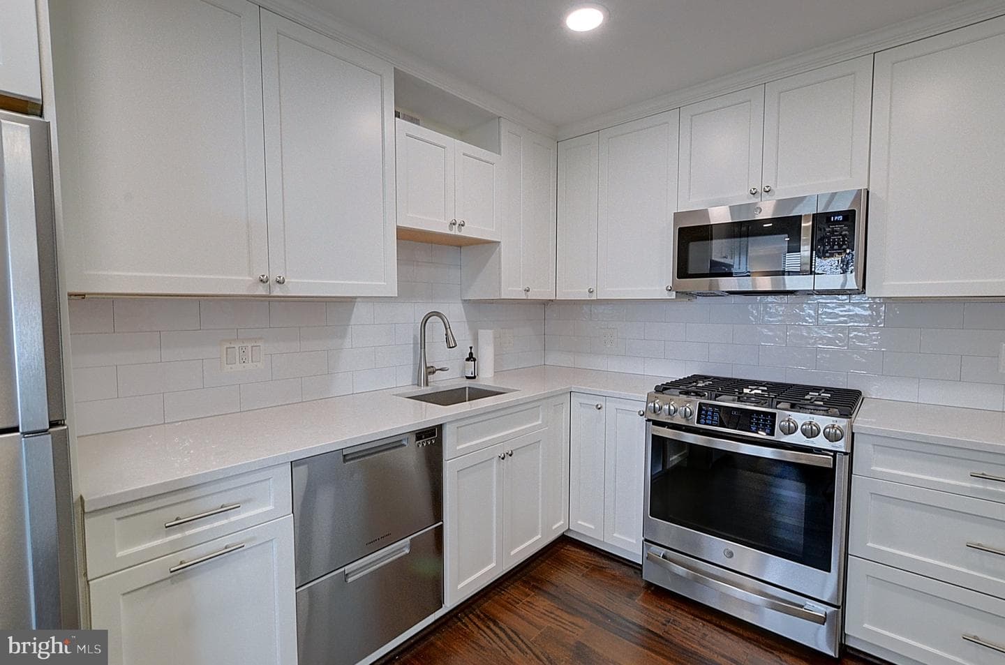 5225 Pooks Hill Road #1804s photo 9