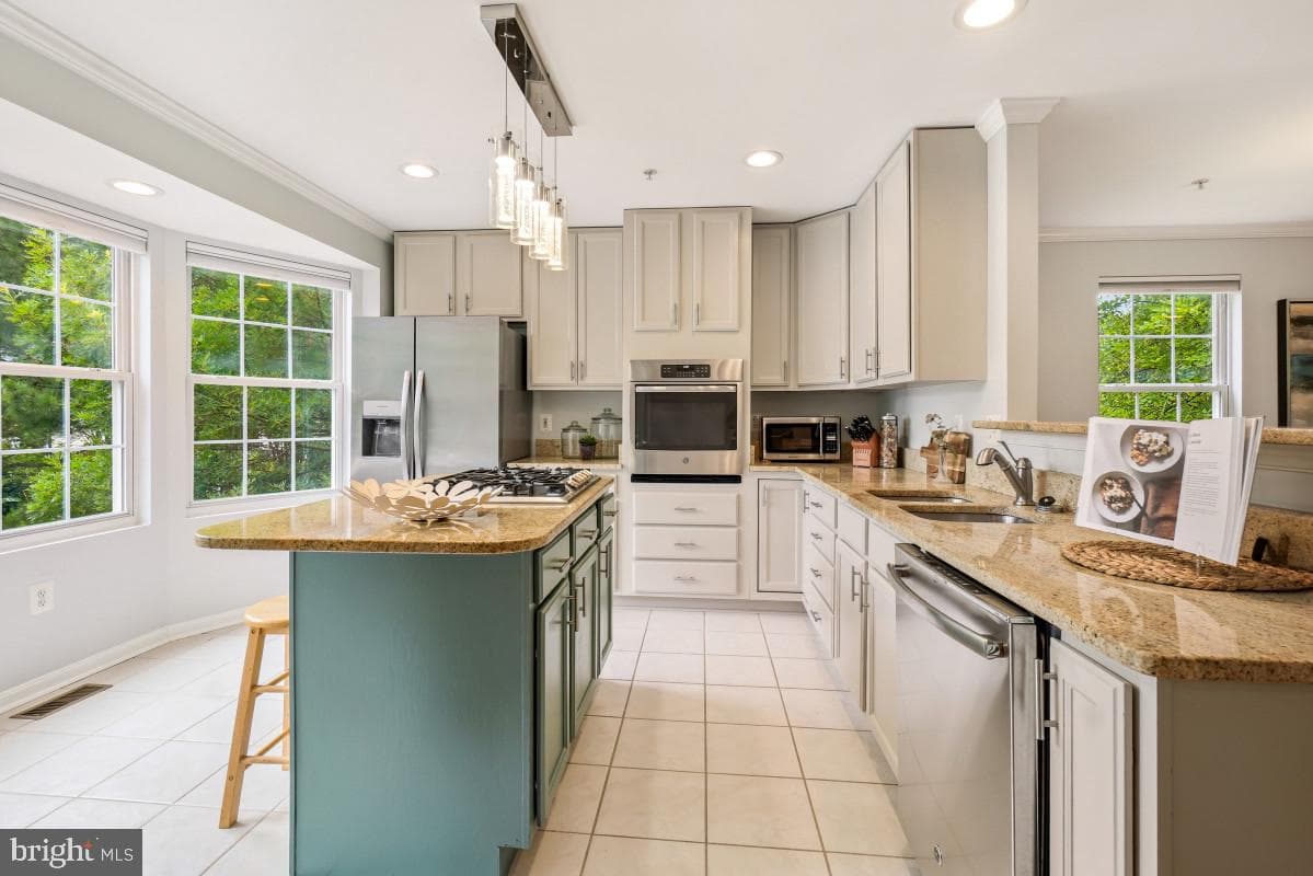 6443 Orchard Avenue photo 10
