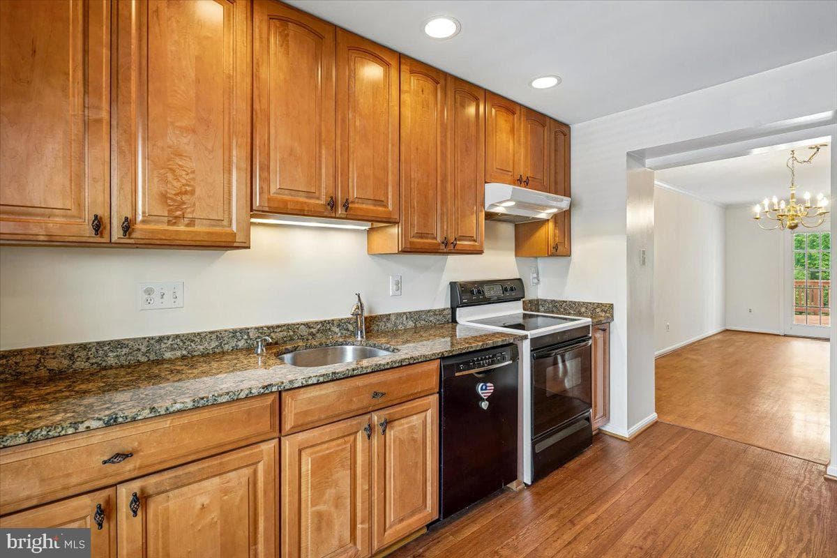 3259 Saint Augustine Court photo 10