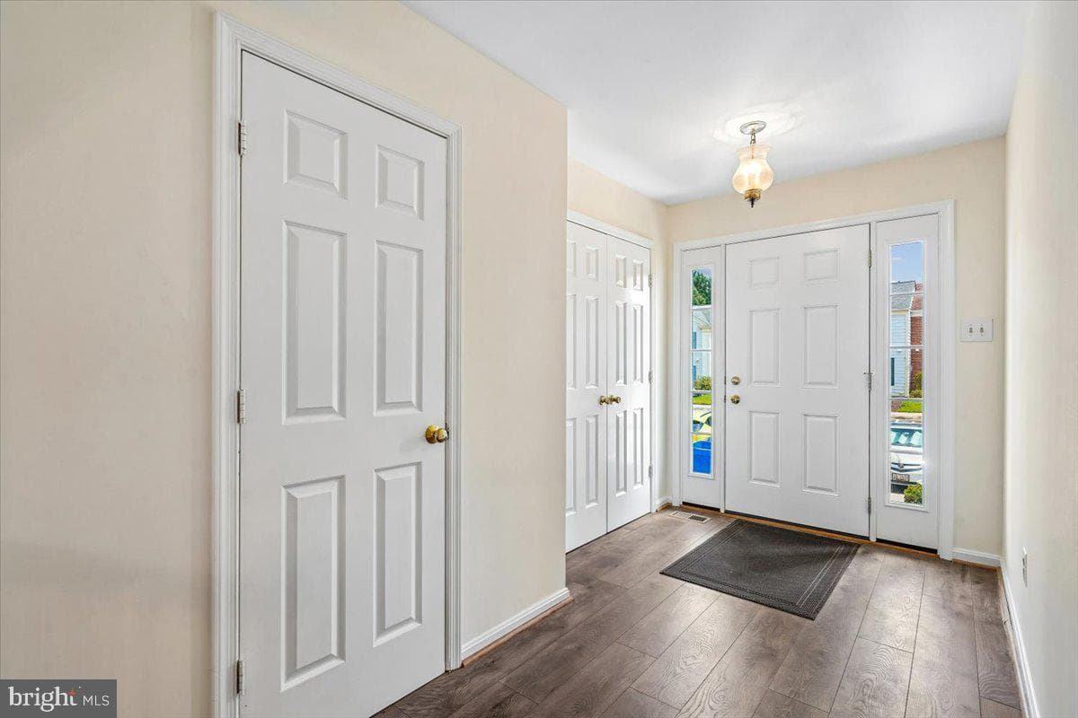 3259 Saint Augustine Court photo 4