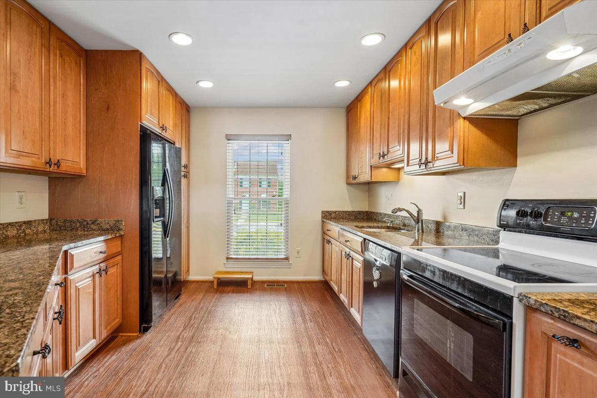 3259 Saint Augustine Court photo 7