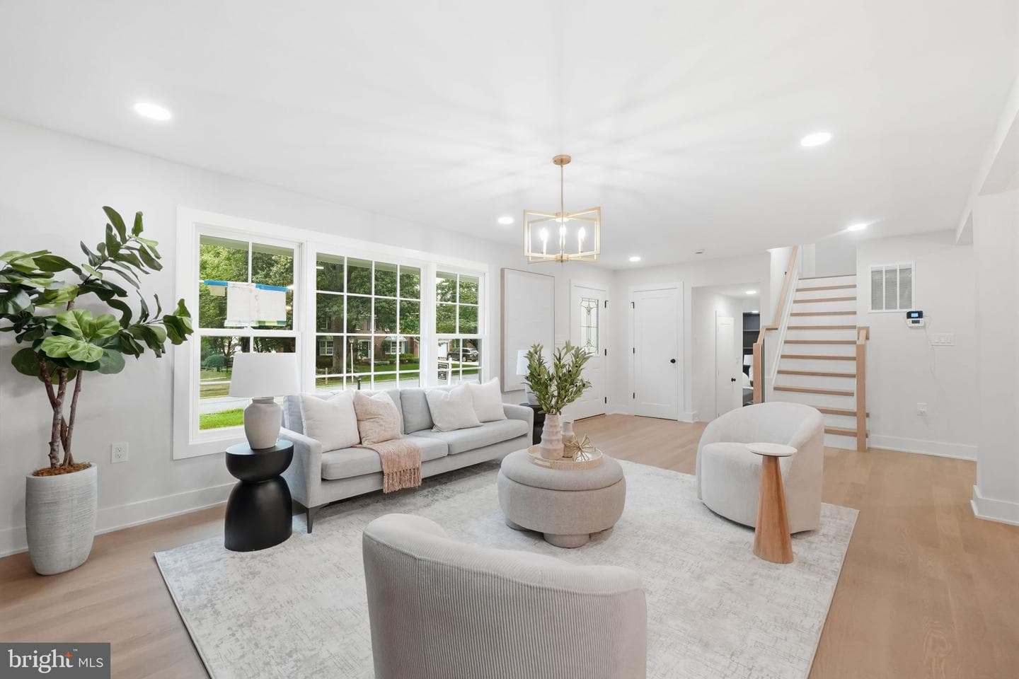 16605 Cavalry Drive photo 4