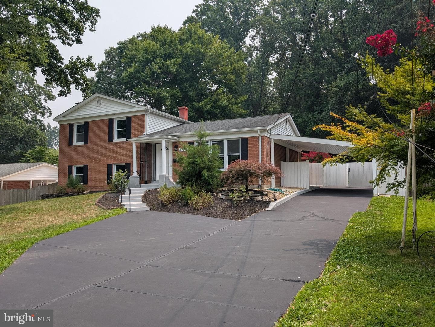 2704 Weller Road photo 2
