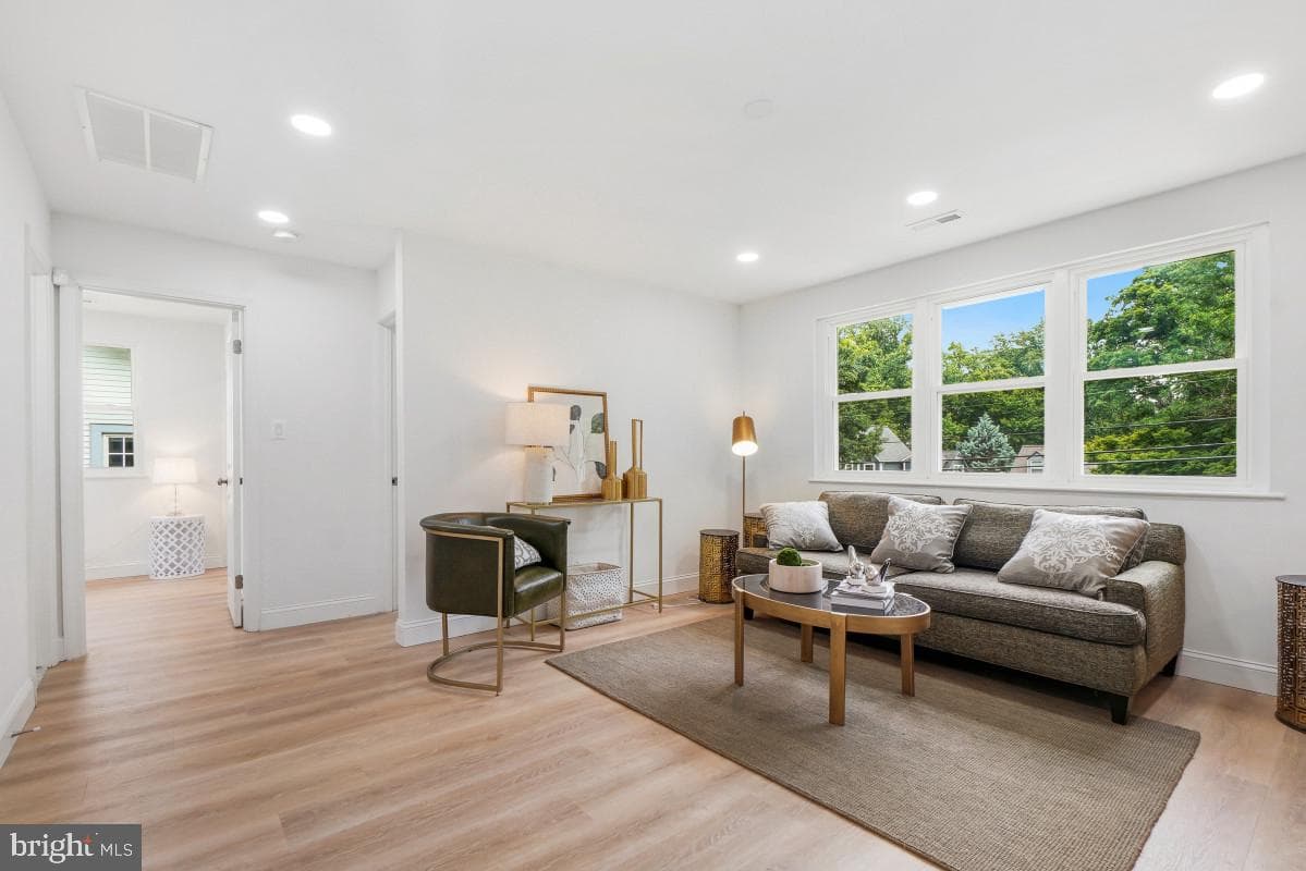 402 Elm Avenue photo 3