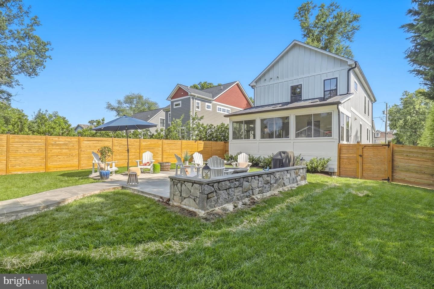 907 Maple Avenue photo 43