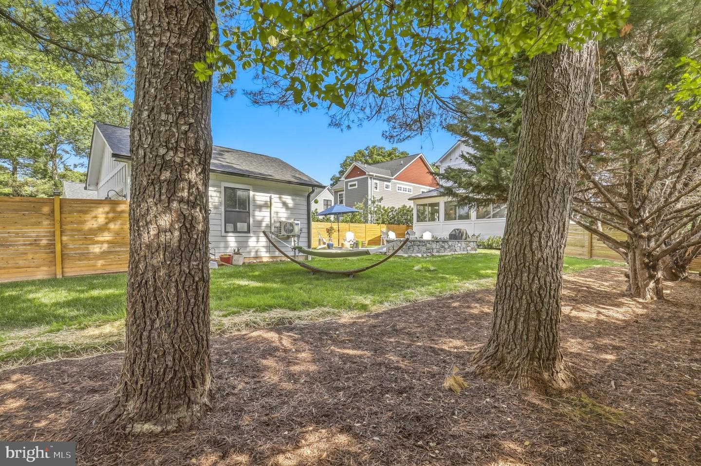907 Maple Avenue photo 47