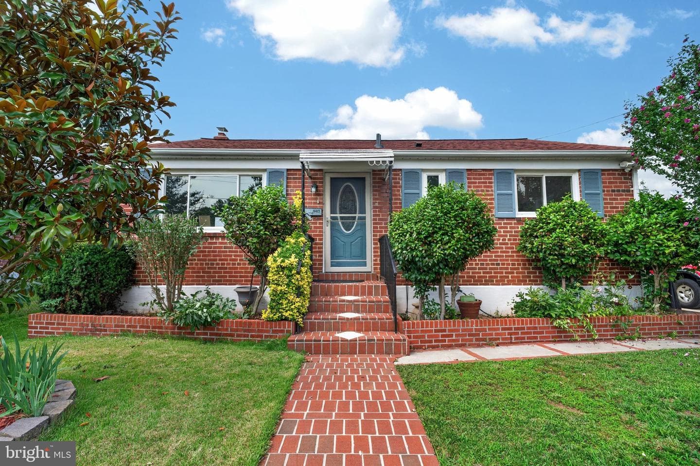 4417 Independence Street photo 3