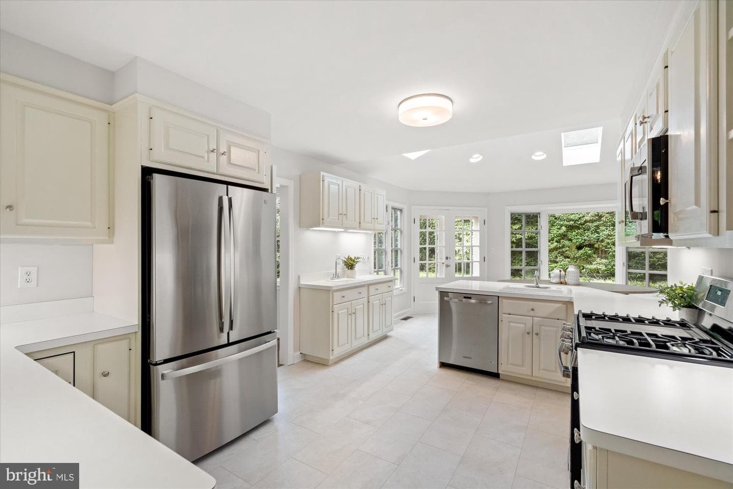 5016 Scarsdale Road photo 3
