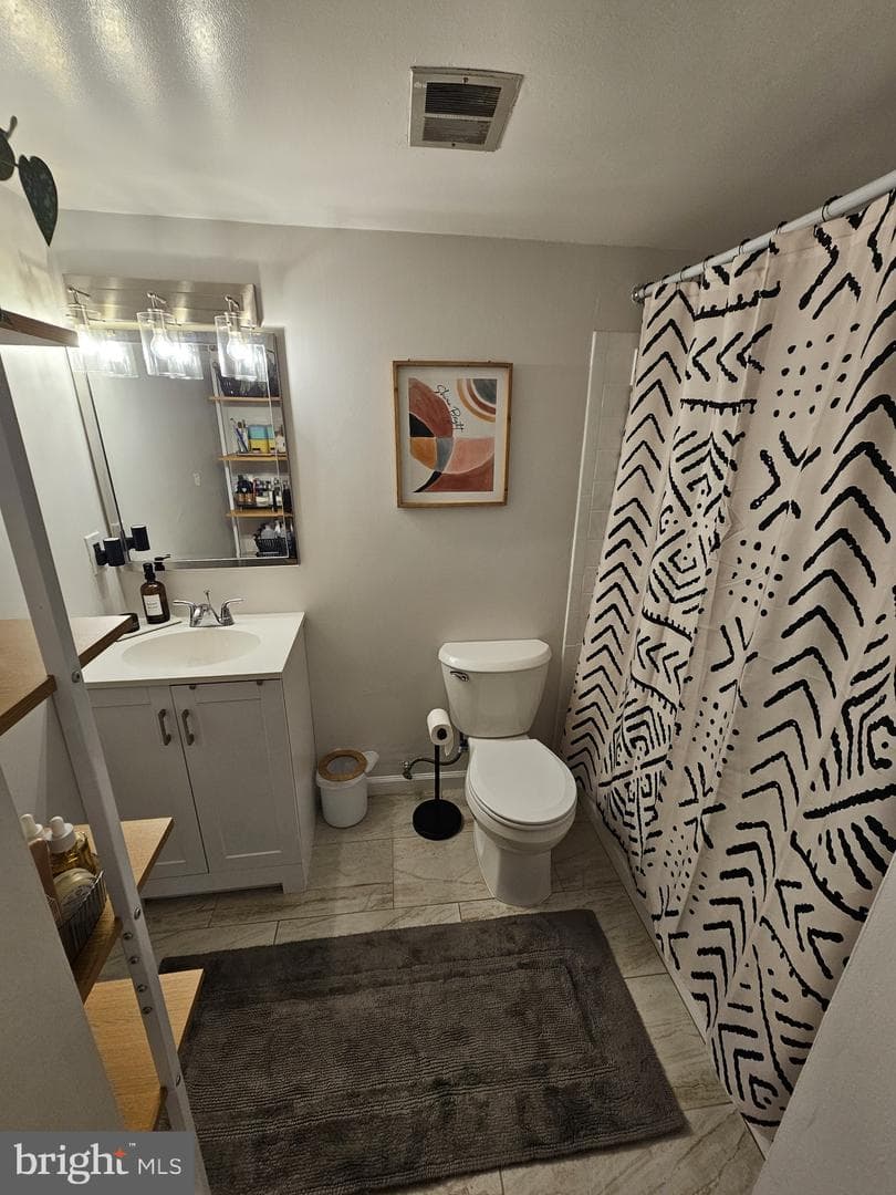458 Girard Street #390 photo 2