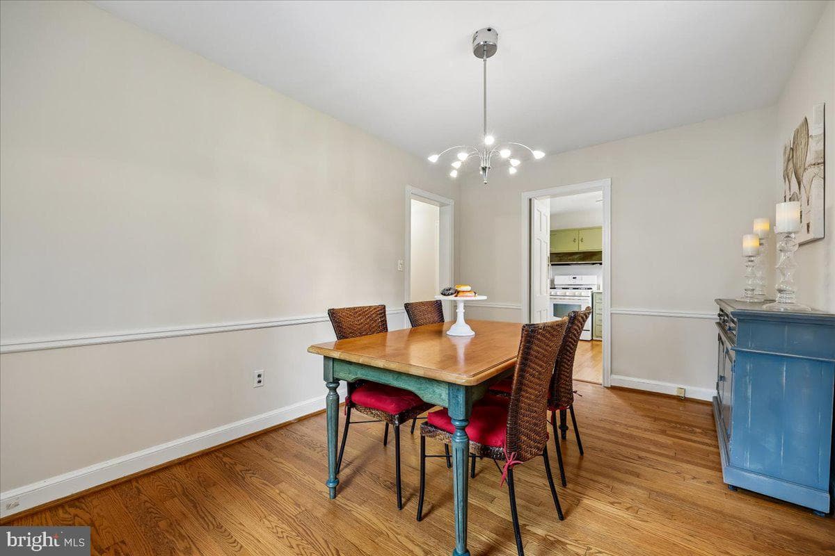 10404 Amherst Avenue photo 11