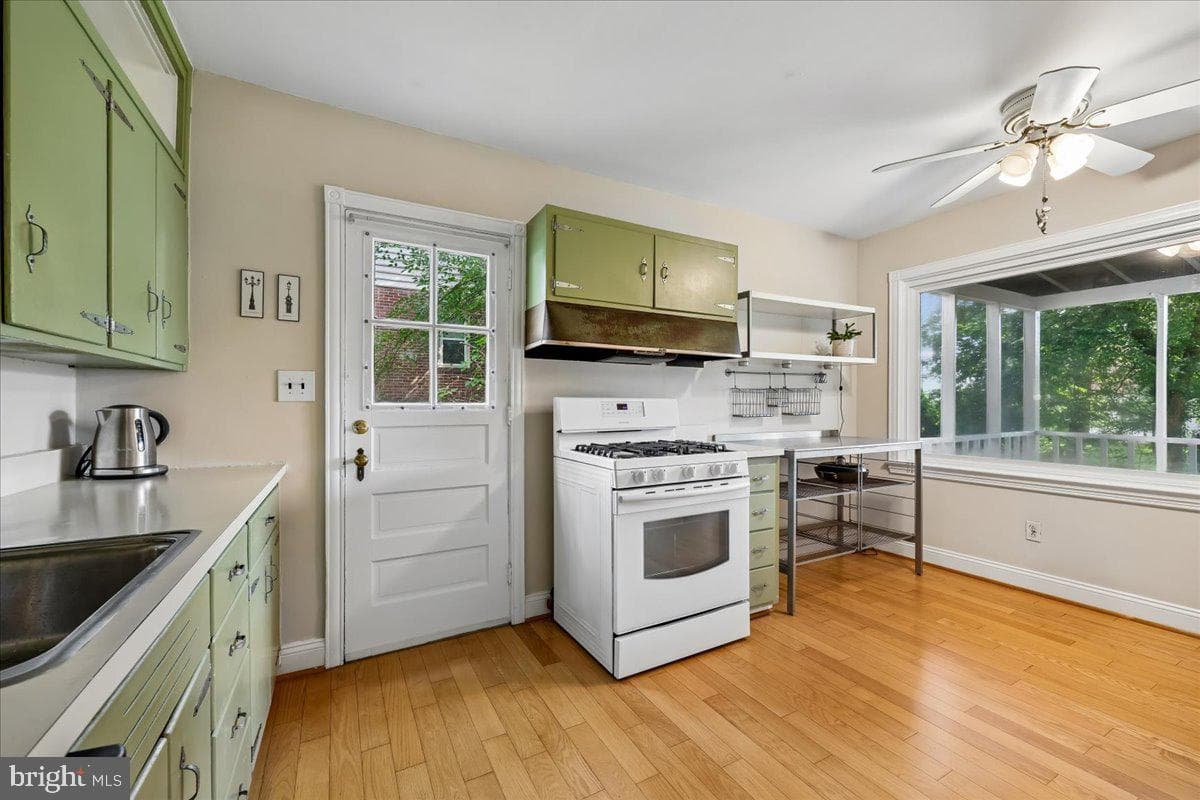 10404 Amherst Avenue photo 15