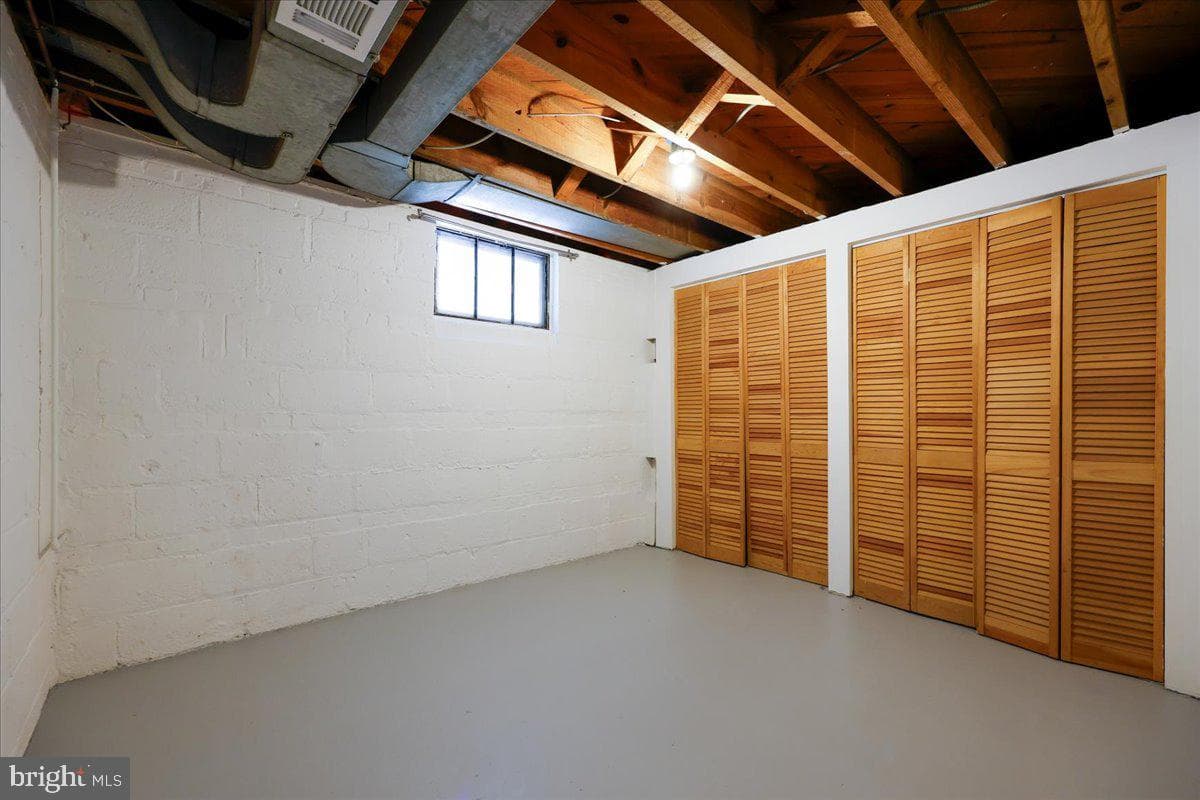 10404 Amherst Avenue photo 38