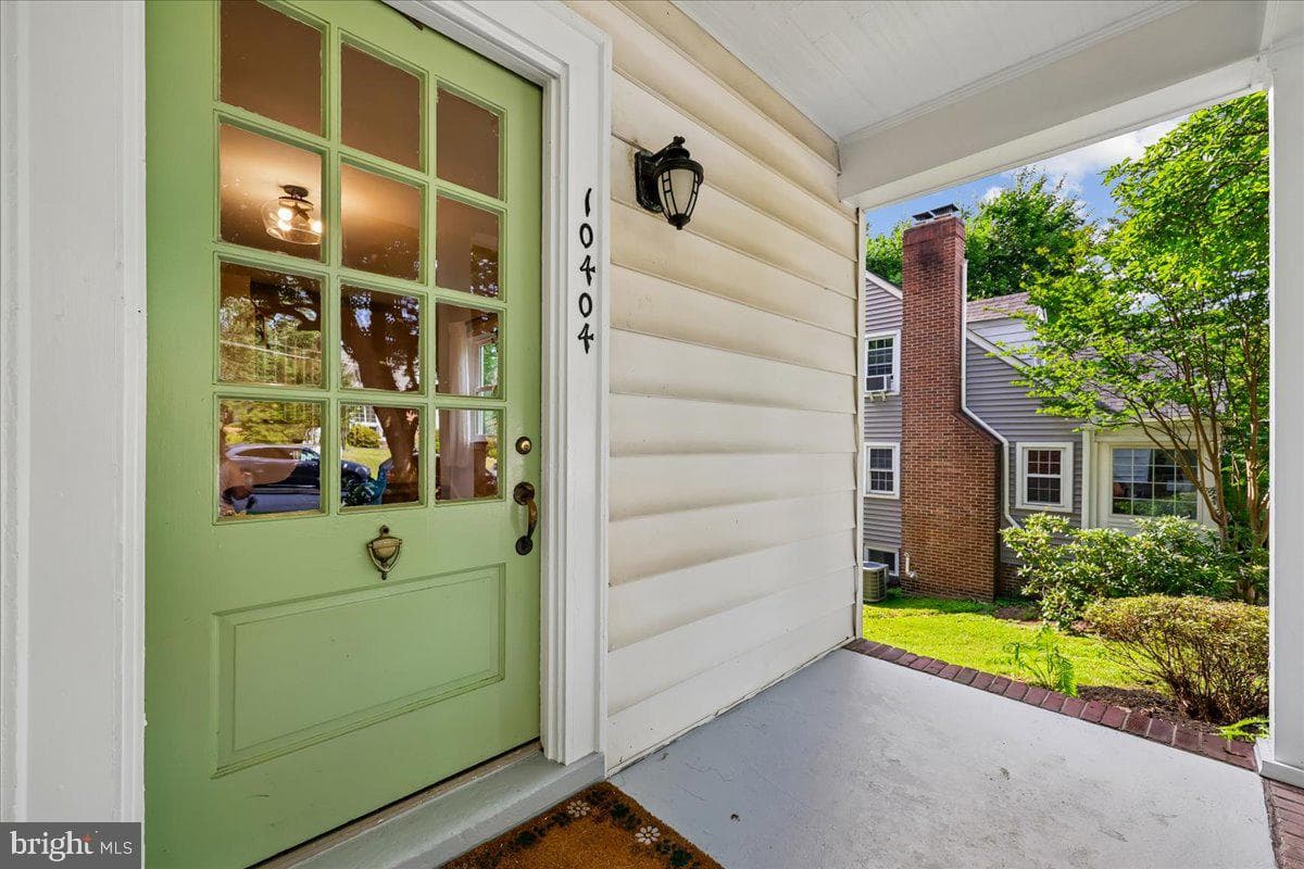 10404 Amherst Avenue photo 4
