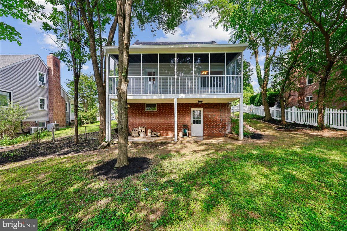 10404 Amherst Avenue photo 45