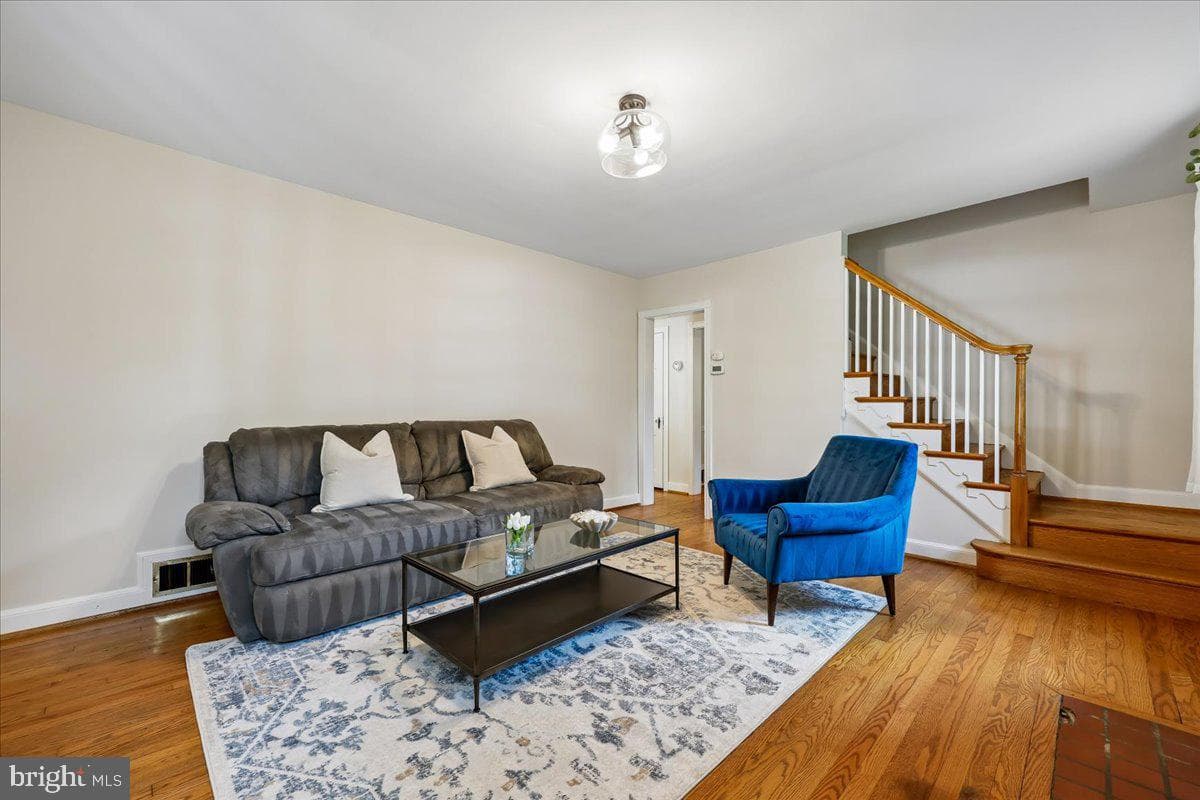 10404 Amherst Avenue photo 7