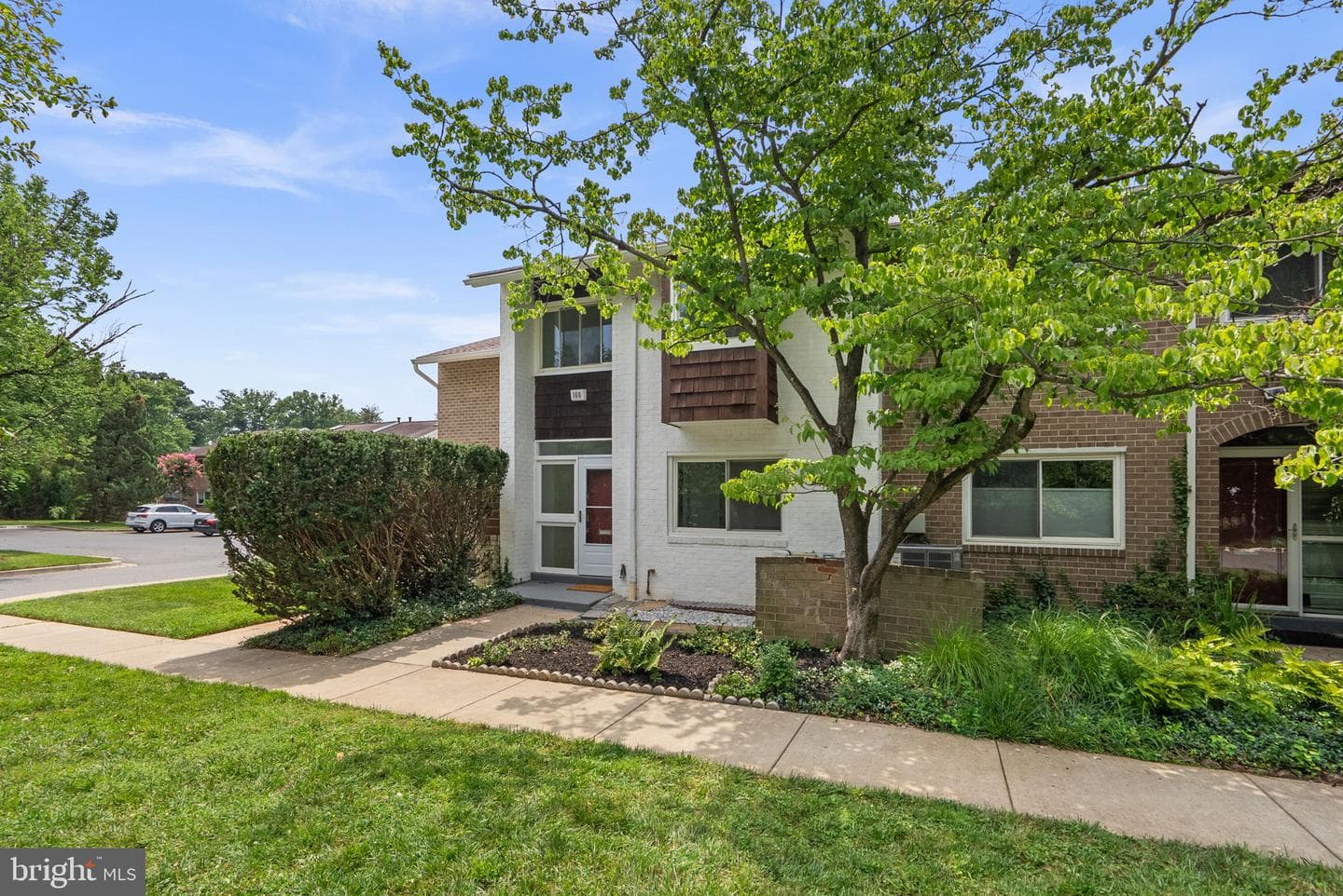 166 New Mark Esplanade, Rockville