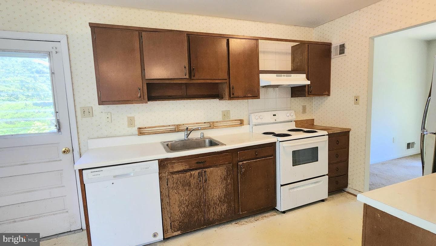 516 Lynch Street photo 5