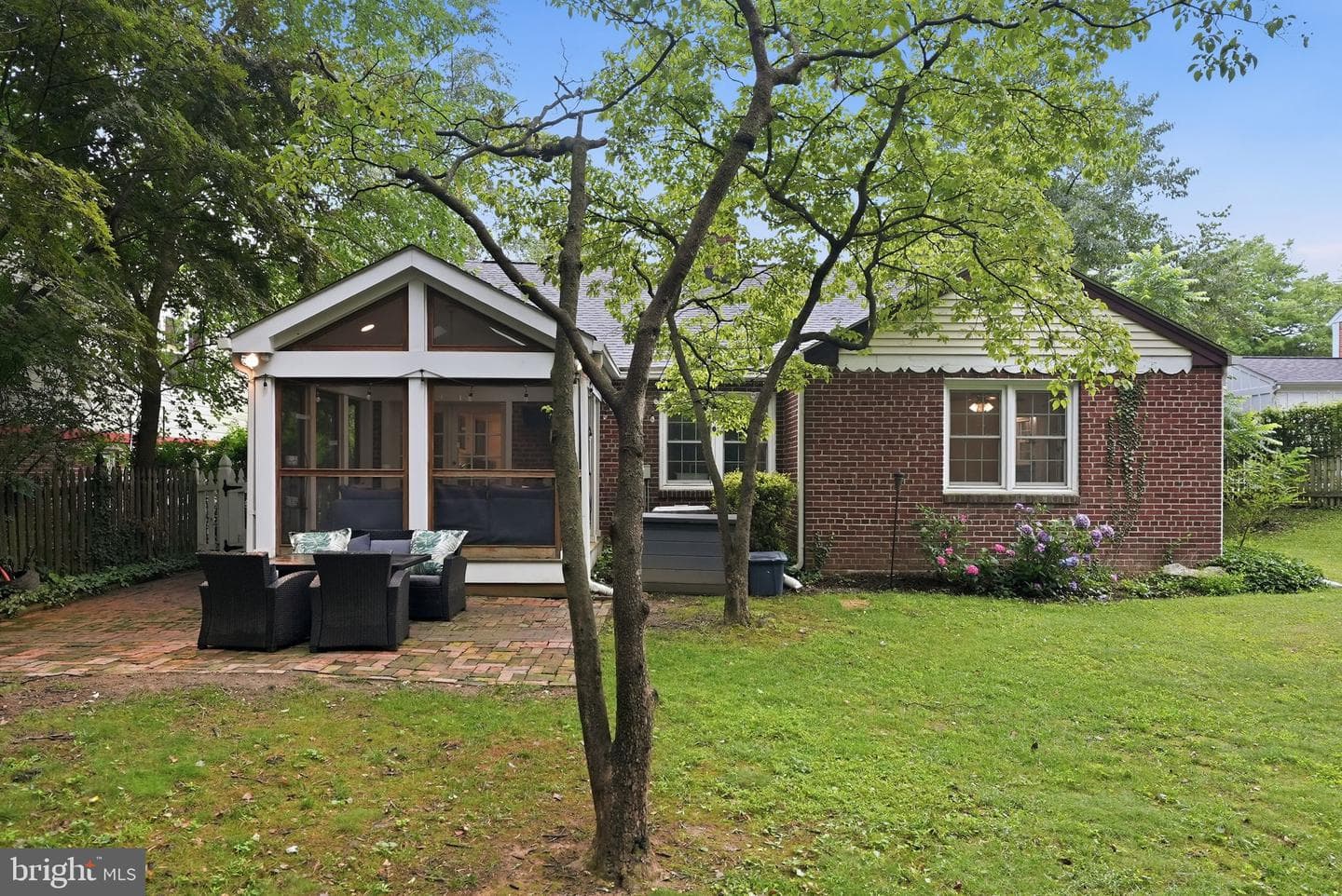 9509 Caroline Avenue photo 40