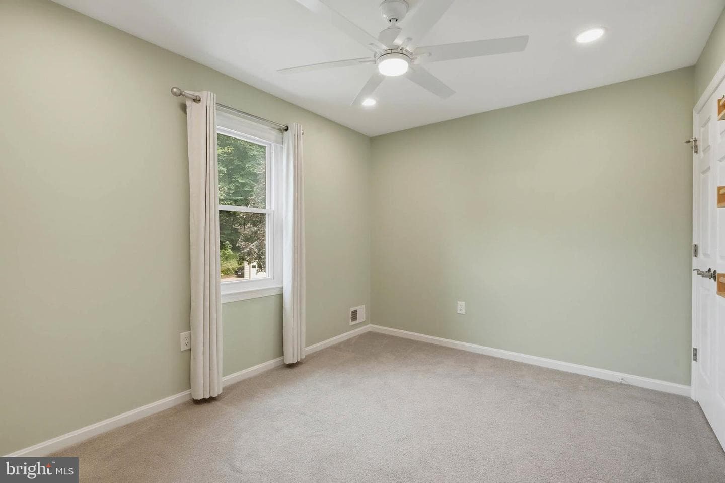 20605 Hazelnut Court photo 47