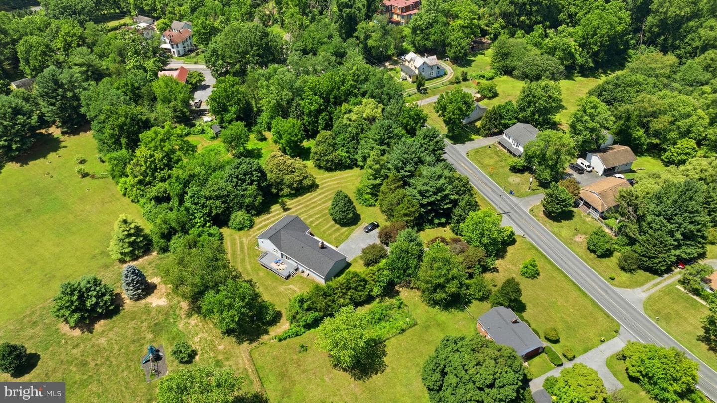 21031 Clarksburg Rd photo 52