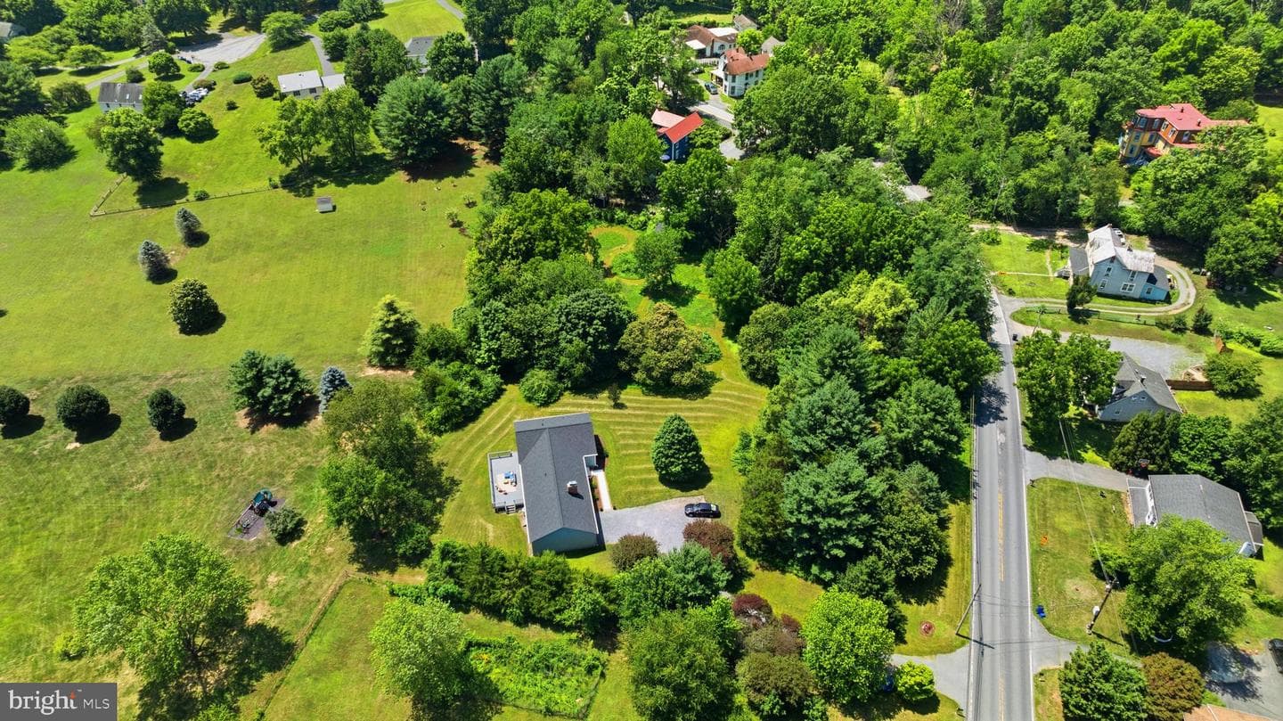 21031 Clarksburg Rd photo 53