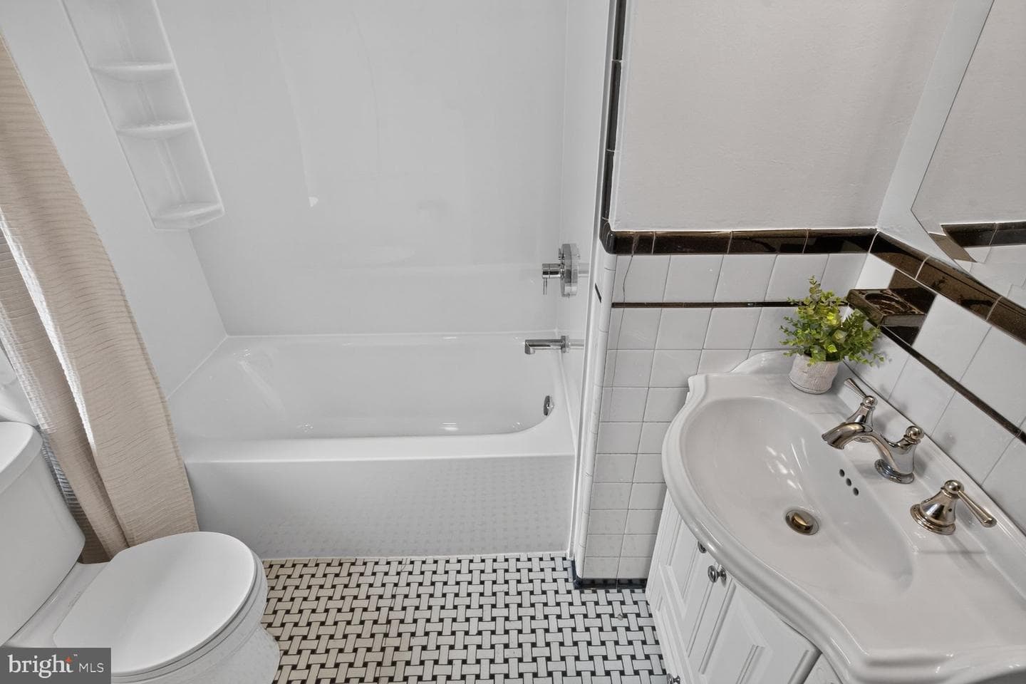 2030 Lanier Drive photo 14