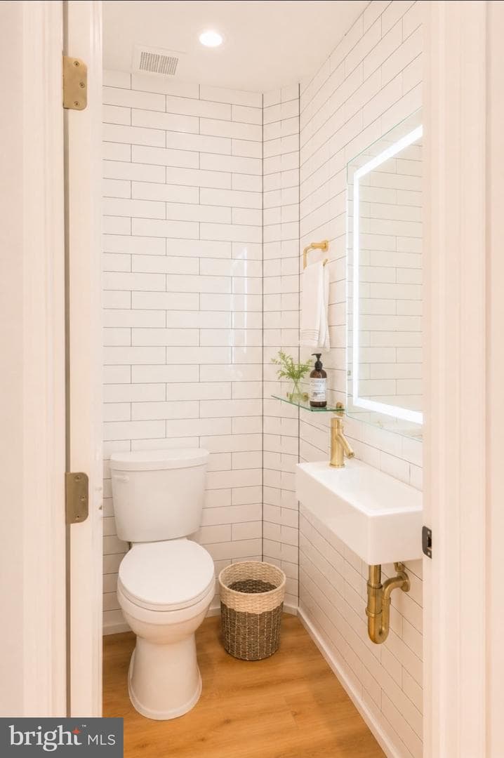 12528 Ansin Circle Drive photo 3
