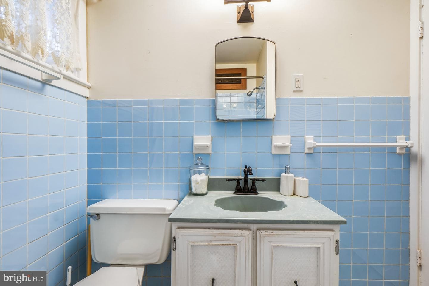 1217 Edmonston photo 18