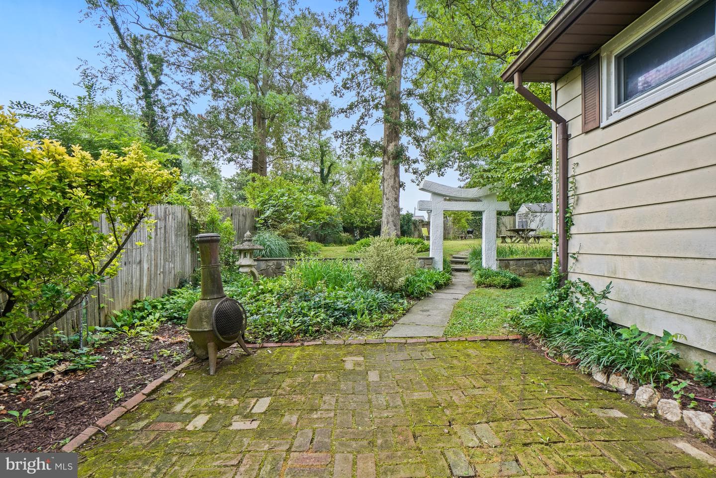1217 Edmonston photo 24