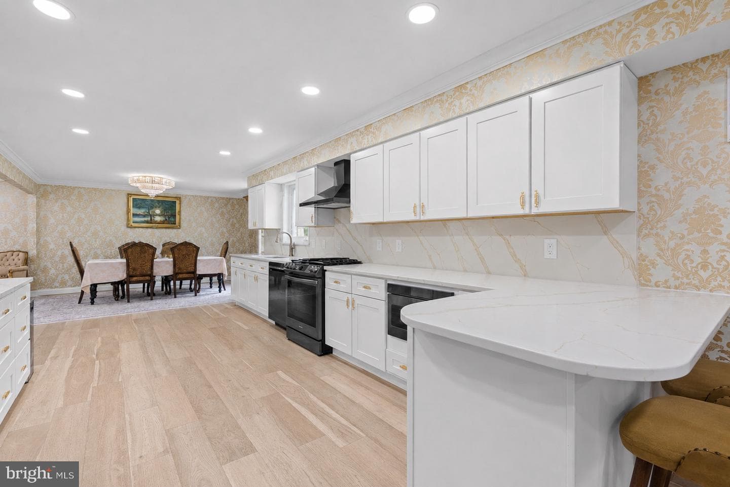 10904 Gainsborough Road photo 13