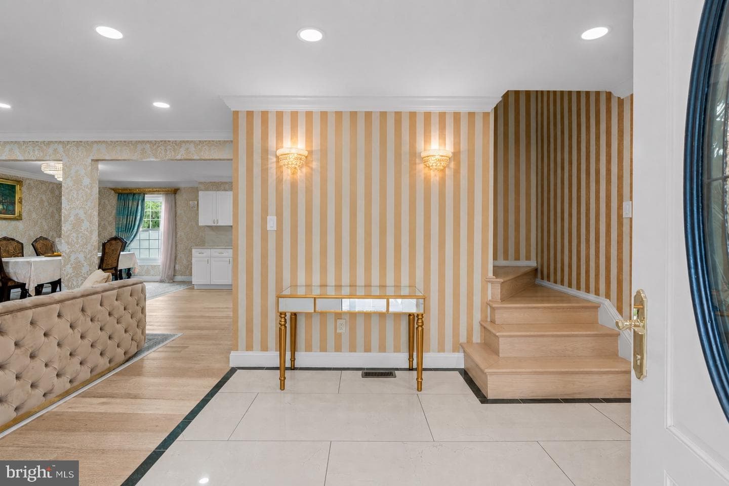 10904 Gainsborough Road photo 4