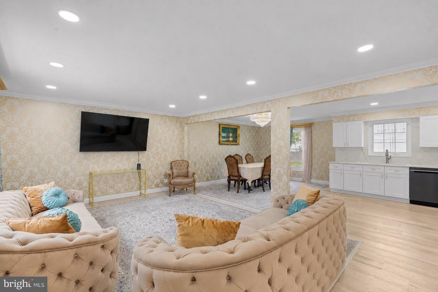 10904 Gainsborough Road photo 7