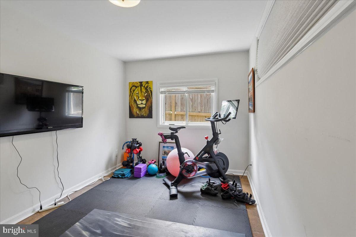 10123 Capitol View Avenue photo 17