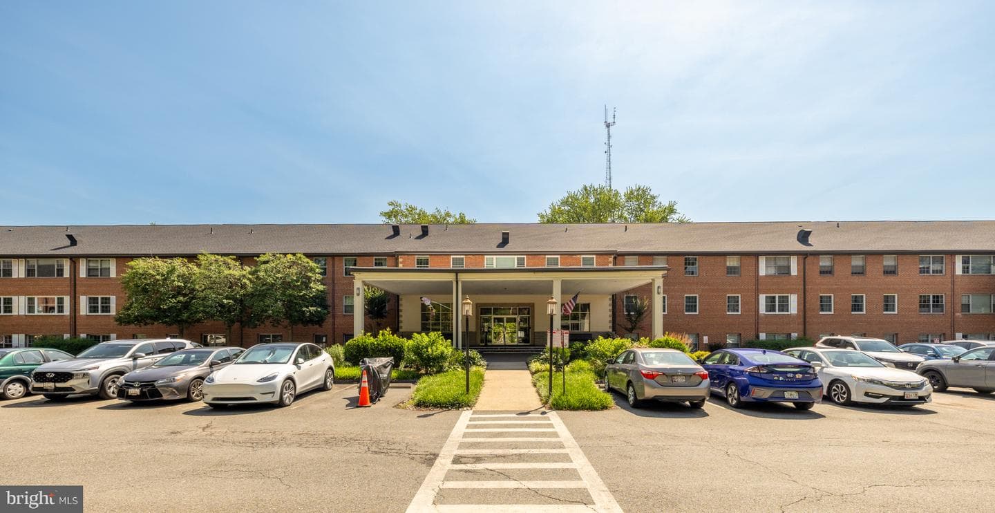 5301 Westbard Circle #210 photo 28